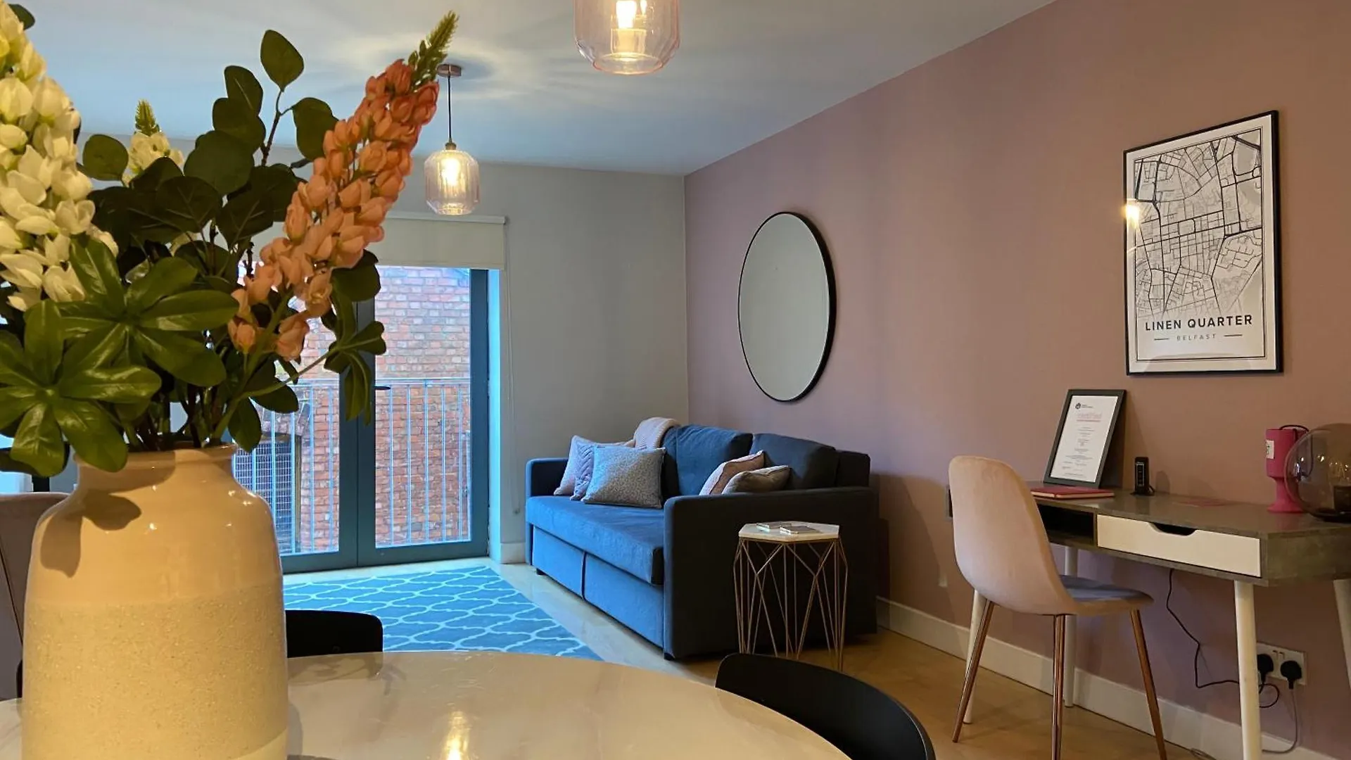 Belfast City Centre Apartment With Parking