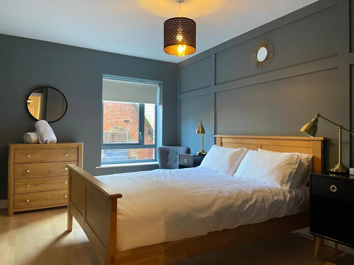 Belfast City Centre Apartment With Parking
