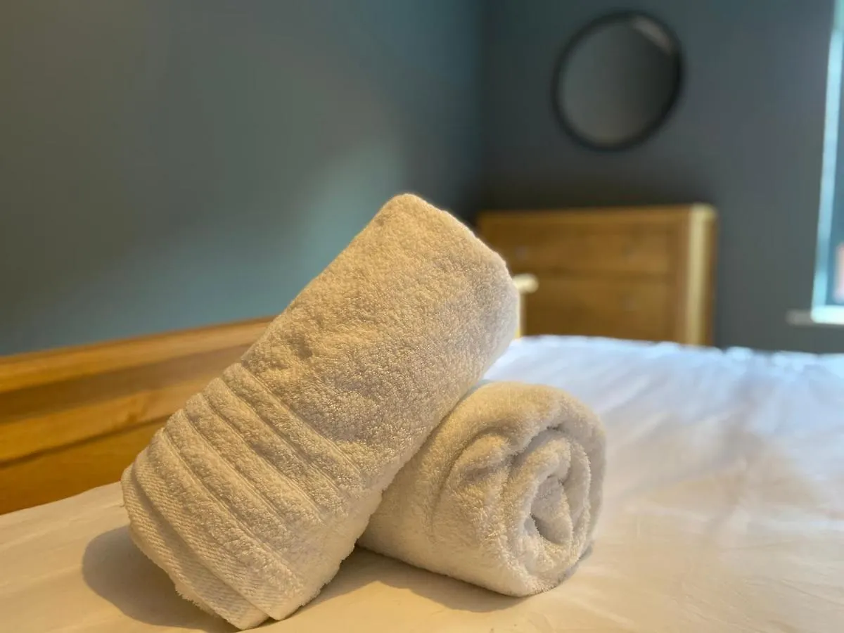 Belfast City Centre Apartment With Parking